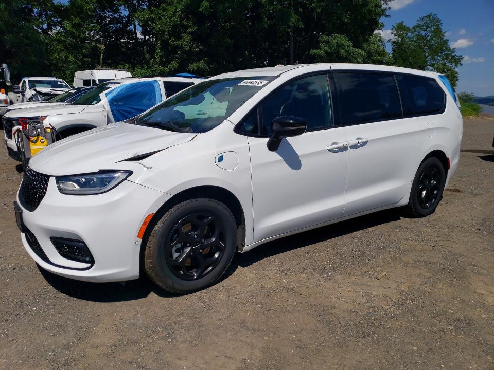 2024 Chrysler Pacifica VIN 2C4RC1S79RR158421 — COPART salvage auction photo