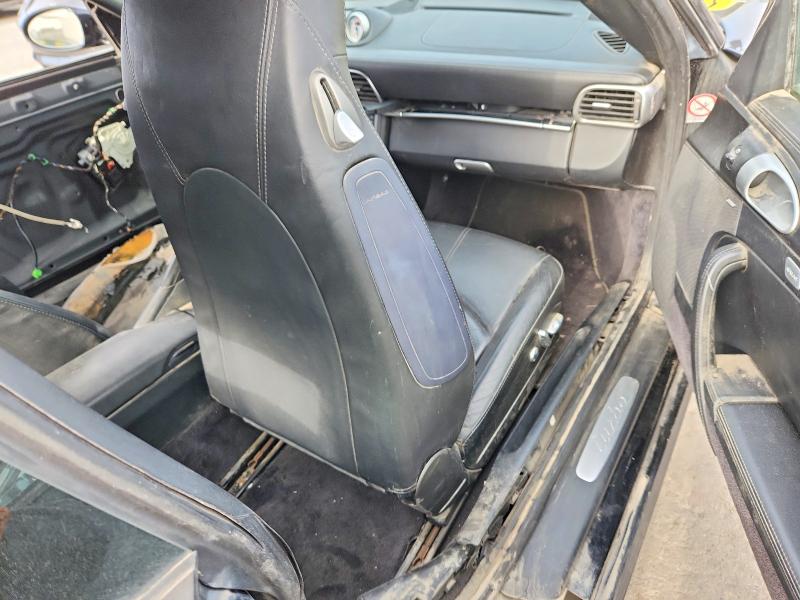 2007 Porsche 911 VIN WP0AD29927S783858 COPART salvage auction — STRIPPED, CA - DIS/DLR/EXP ONLY LIEN PAPERS, sold $7,900 on 2026-08-12 (photo 8)