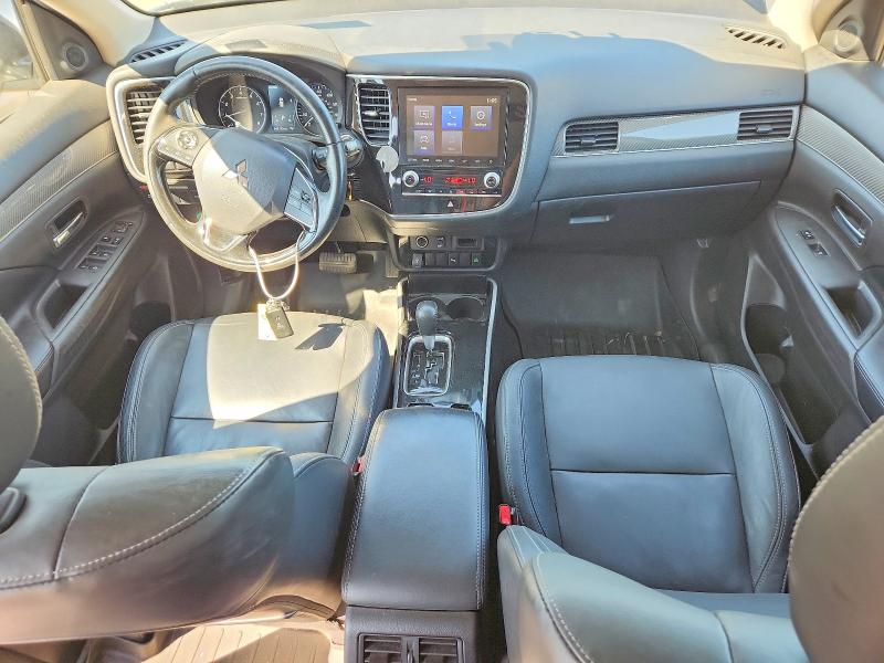2020 Mitsubishi Outlander VIN JA4AZ3A32LZ030261 COPART salvage auction — NORMAL WEAR, IL - SALVAGE CERTIFICATE, sold $7,700 on 2026-10-08 (photo 8)