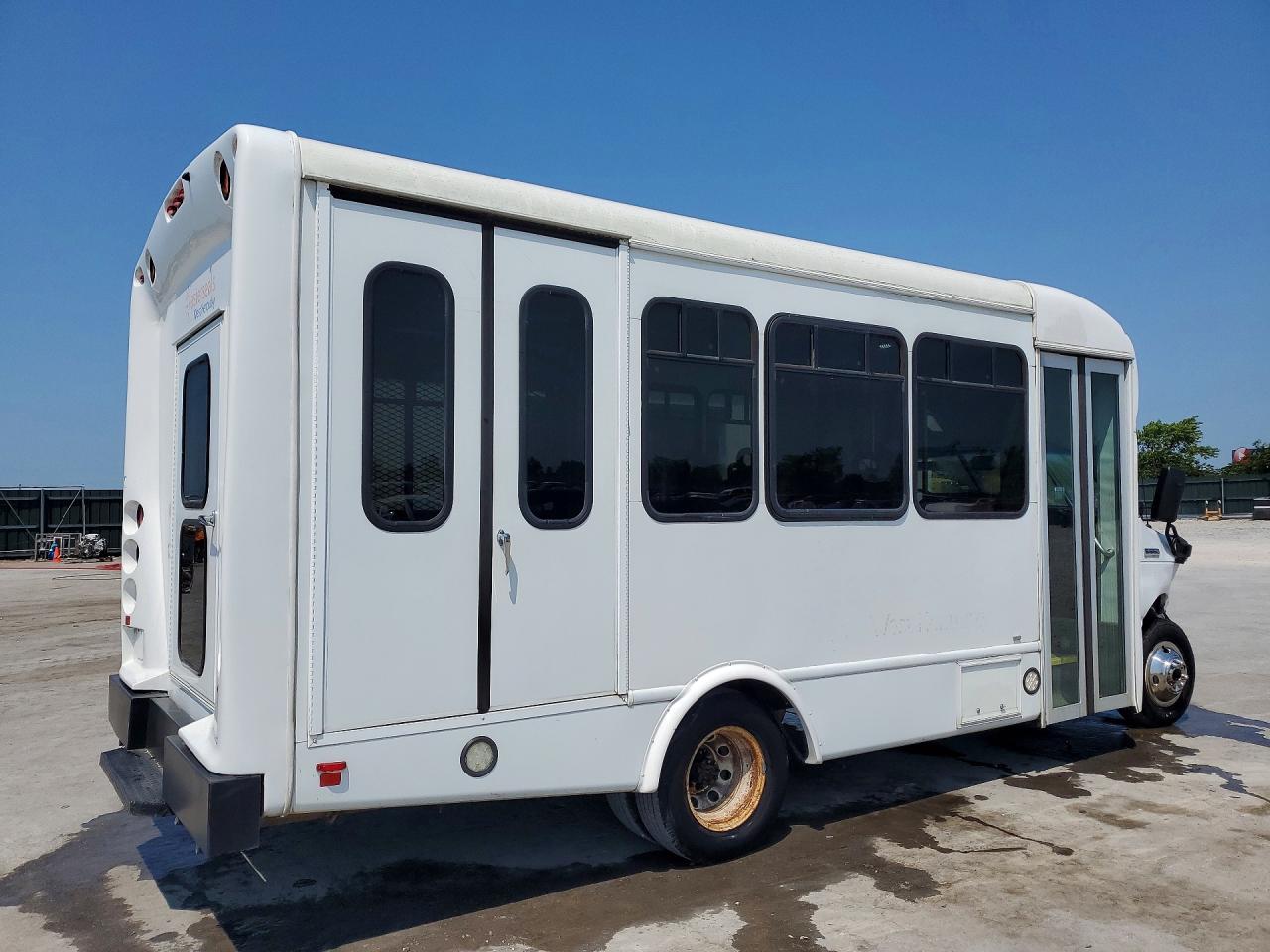 2019 Ford E-350 VIN 1FDEE3FS2KDC19132 COPART salvage auction — Front End, MO - SALVAGE CERTIFICATE OF TITLE, sold $2,800 on 2026-09-10 (photo 3)