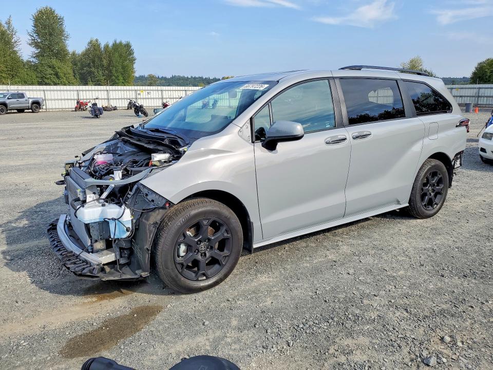 2026 Toyota Sienna VIN 5TDCSKFCXTS238931 — COPART salvage auction photo