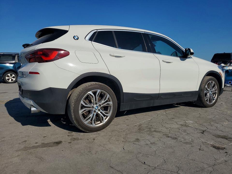 2022 BMW X2 VIN WBXYJ1C04N5U25994 COPART salvage auction — MINOR DENT/SCRATCHES, Salvage Title, sold $1,950 on 2026-08-31 (photo 3)