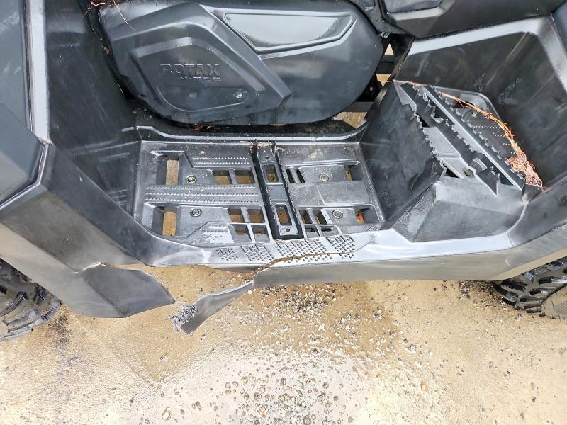 2021 Can-am/ brp Outlander VIN 3JBLPAT44MJ002449 COPART salvage auction — WATER/FLOOD, ON - PERMIT NO BRAND - UNFIT (P), sold $1,250 on 2026-09-15 (photo 9)