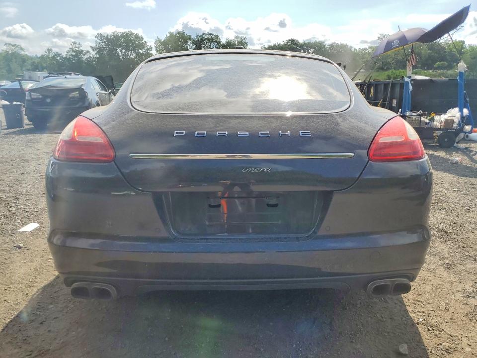 2012 Porsche Panamera VIN WP0AA2A75CL072582 COPART salvage auction — MINOR DENT/SCRATCHES, FL - CERT OF TITLE-REBUILT (P), sold $1,450 on 2026-08-10 (photo 6)