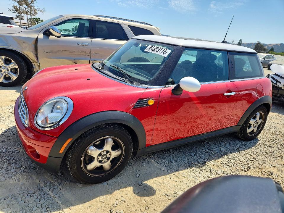 2009 Mini Cooper VIN WMWMF335X9TW78420 COPART salvage auction — MINOR DENT/SCRATCHES, CA - DIS/DLR/EXP ONLY CLEAN TITLE, sold $1,000 on 2026-08-11 (photo 1)