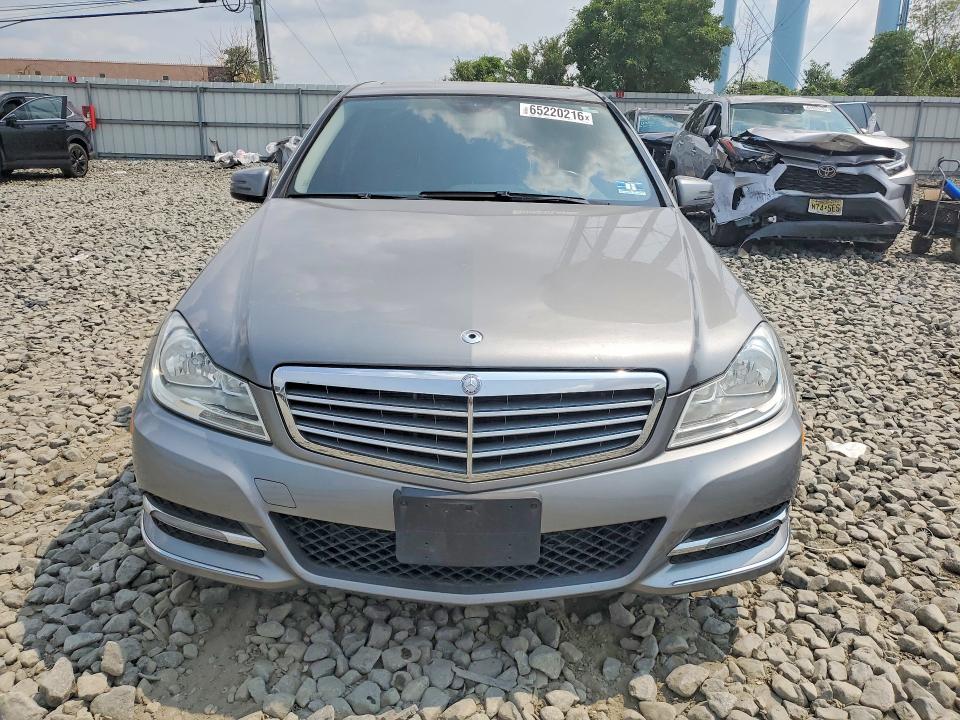 2012 Mercedes-benz VIN WDDGF8BB5CA646942 COPART salvage auction — WATER/FLOOD, Salvage Title, sold $450 on 2026-08-17 (photo 5)