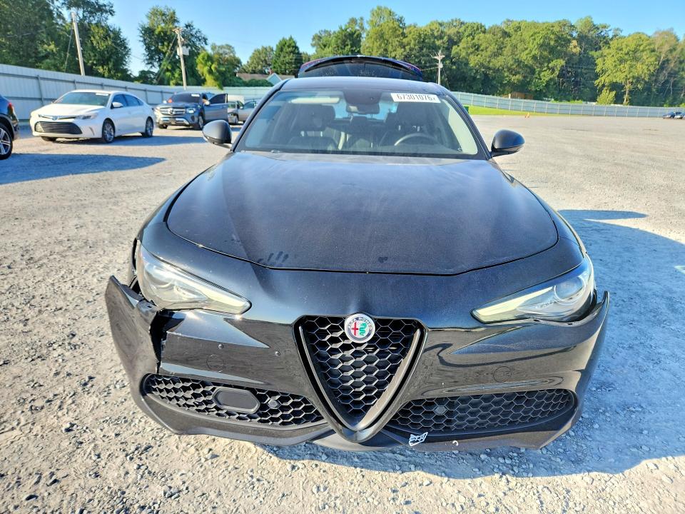 2018 Alfa romeo Giulia VIN ZARFAEEN5J7597816 COPART salvage auction — FRONT END, SC - DEALER ONLY CLEAN TITLE (P), sold $6,500 on 2026-09-18 (photo 5)