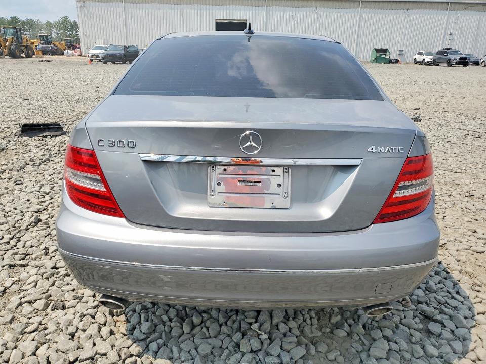 2012 Mercedes-benz VIN WDDGF8BB5CA646942 COPART salvage auction — WATER/FLOOD, Salvage Title, sold $450 on 2026-08-17 (photo 6)