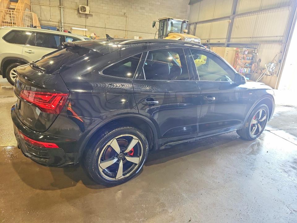 2024 Audi Q5 sportback VIN WA14AAFY4R2015789 COPART salvage auction — VANDALISM, ON - PERMIT NO BRAND - UNFIT, sold $20,100 on 2026-08-25 (photo 3)