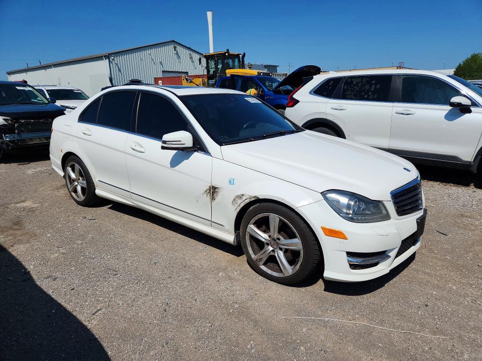 2013 Mercedes-benz C class VIN WDDGF8AB4DA788198 COPART salvage auction — SIDE, ON - PERMIT NO BRAND - UNFIT, sold $2,350 on 2026-08-18 (photo 4)