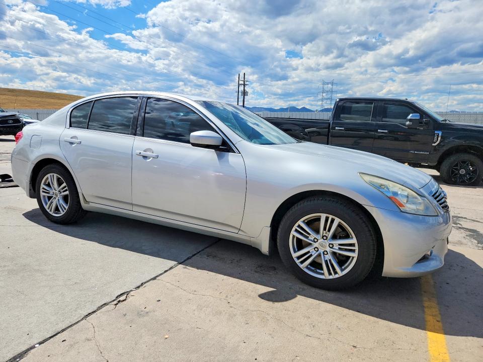2013 Infiniti G VIN JN1CV6AR5DM769965 COPART salvage auction — MINOR DENT/SCRATCHES, Co - Certificate Of Title, sold $2,950 on 2026-08-26 (photo 4)