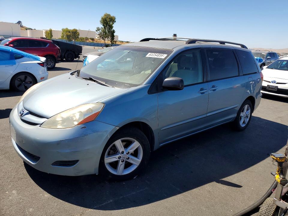2008 Toyota Sienna VIN 5TDZK23C58S205423 COPART salvage auction — SIDE, CA - DIS/DLR/EXP ONLY CLEAN TITLE, sold $1,200 on 2026-08-17 (photo 1)