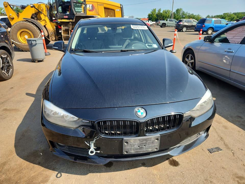 2014 BMW 3 series VIN WBA3C3C57EF985167 COPART salvage auction — WATER/FLOOD, CT - CERT OF TITLE-SALVAGE, sold $525 on 2026-08-14 (photo 5)