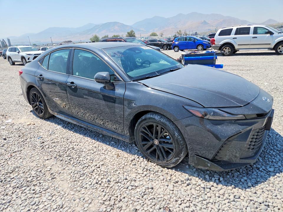 2025 Toyota Camry VIN 4T1DAACK4SU604837 COPART salvage auction — SIDE, Fl - Cert Of Title Slvg Rebuildable, sold $11,900 on 2026-09-10 (photo 4)