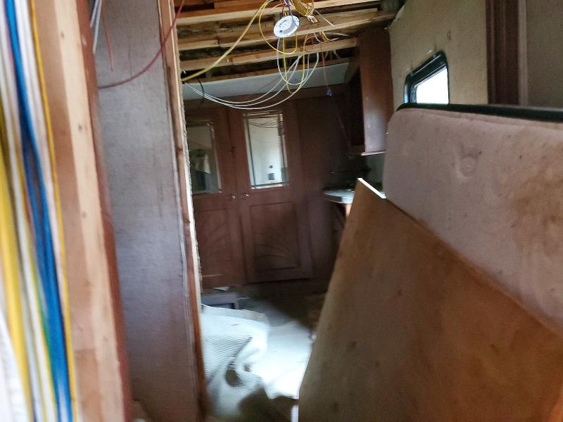 2015 Foresriver VIN 4X4FSAP20FJ030629 COPART salvage auction — WATER/FLOOD, KY - BILL OF SALE/PART ONLY/NO TITL, sold $850 on 2026-09-17 (photo 5)