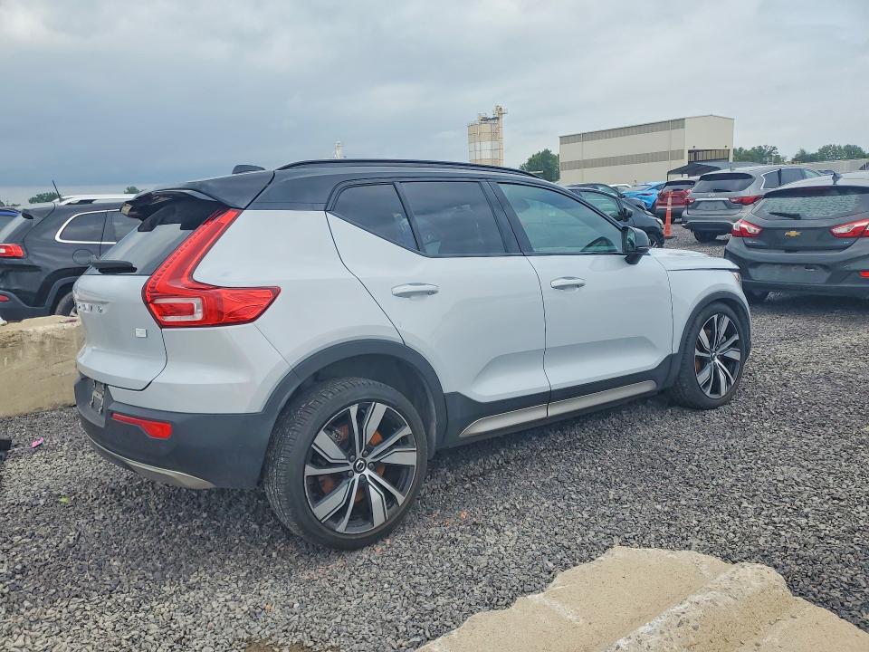 2022 Volvo Xc40 VIN YV4ED3UB2N2677437 COPART salvage auction — FRONT END, Ks - Cert Of Title-Salvage, sold $10,700 on 2026-08-27 (photo 3)