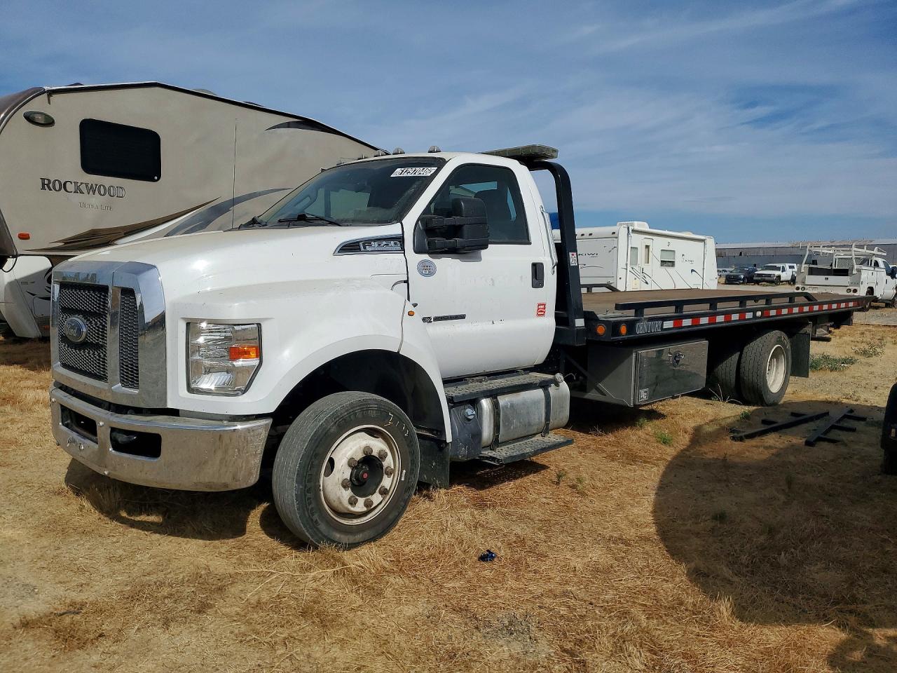 2021 Ford F-650 VIN 1FDNF6DCXMDF00477 — COPART salvage auction photo