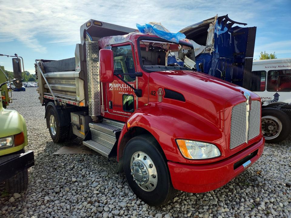 2022 Kenworth Constructi VIN 2NKHHJ7X1NM135971 COPART salvage auction — ROOF, OH - CERT OF TITLE-SALVAGE, sold $40,250 on 2026-08-27 (photo 4)