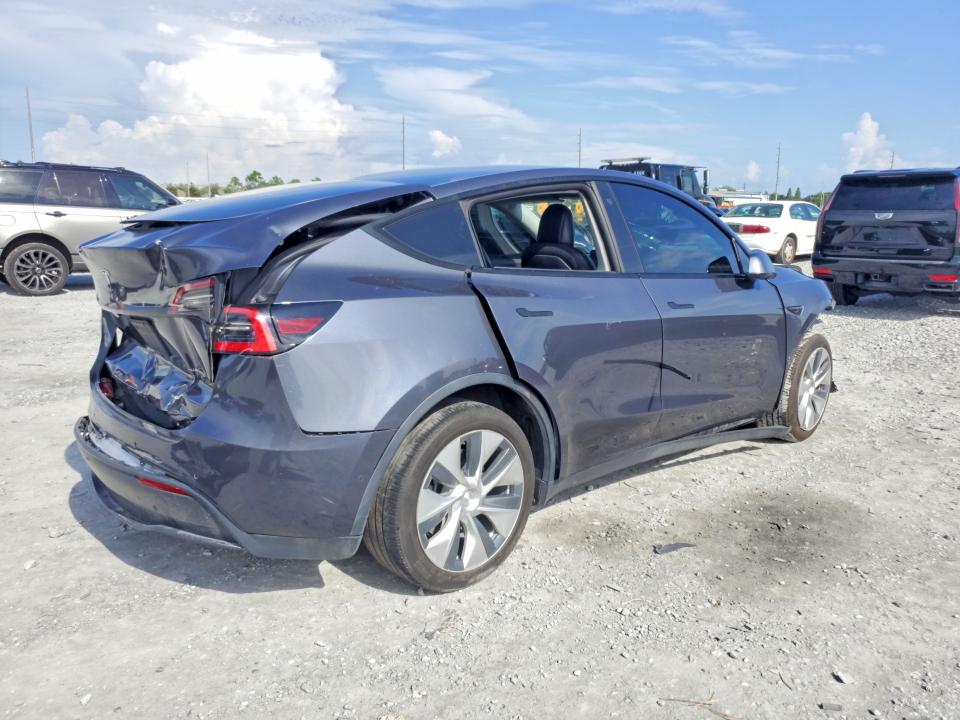 2020 Tesla Model y VIN 5YJYGDEE4LF047032 COPART salvage auction — FRONT END, Fl - Certificate Of Title, sold $7,800 on 2026-08-25 (photo 3)