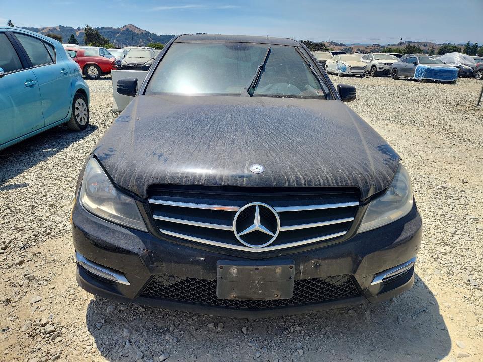 2014 Mercedes-benz C-klasse VIN WDDGF8AB8EG250604 COPART salvage auction — MINOR DENT/SCRATCHES, Salvage Title, sold $500 on 2026-08-18 (photo 5)