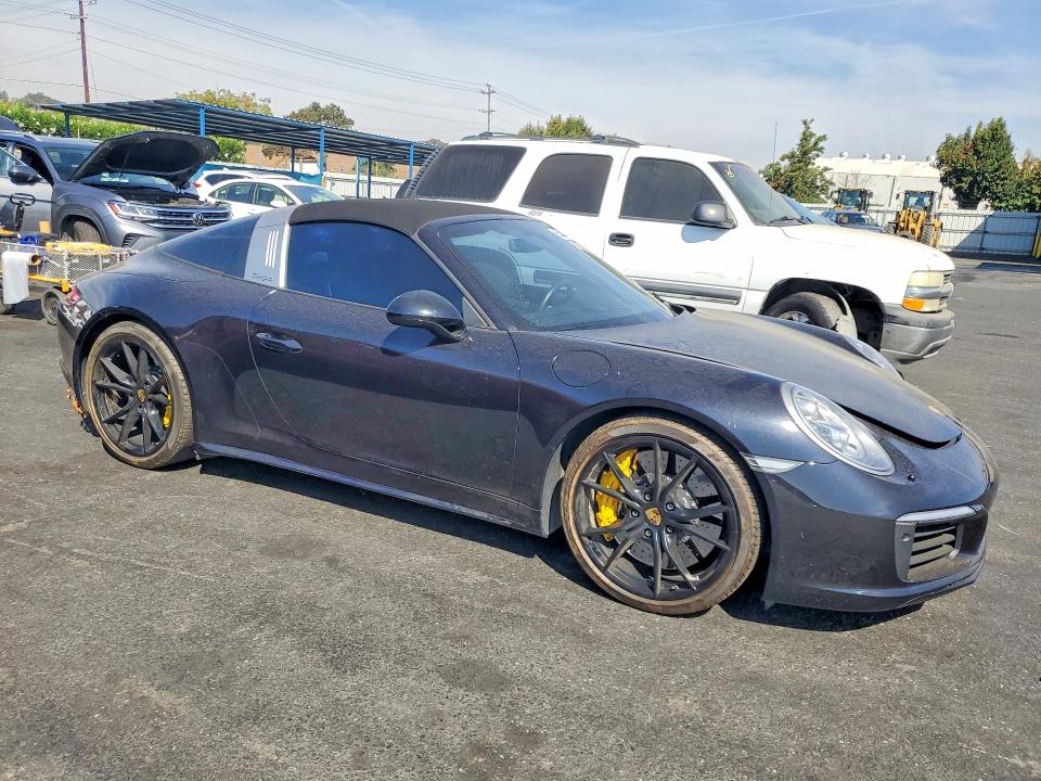 2017 Porsche 911 VIN WP0BB2A92HS136609 COPART salvage auction — MINOR DENT/SCRATCHES, Ca - Salvage Certificate, sold $63,500 on 2026-09-10 (photo 4)