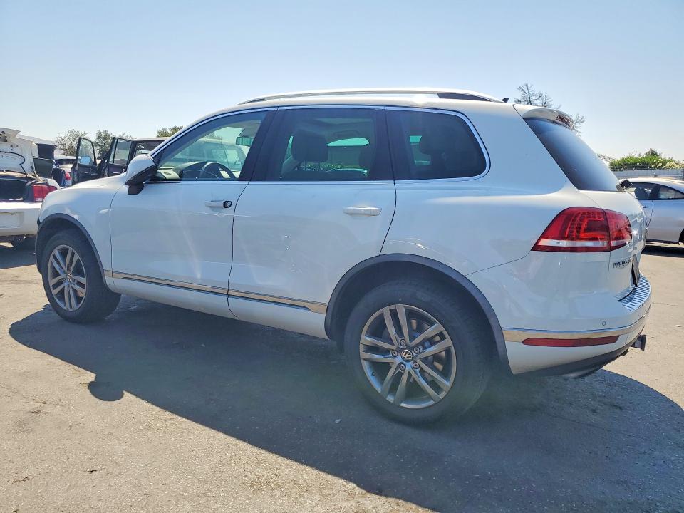 2015 Volkswagen Touareg VIN WVGEF9BP8FD006290 COPART salvage auction — FRONT END, Ca - Salvage Certificate, sold $675 on 2026-08-11 (photo 2)