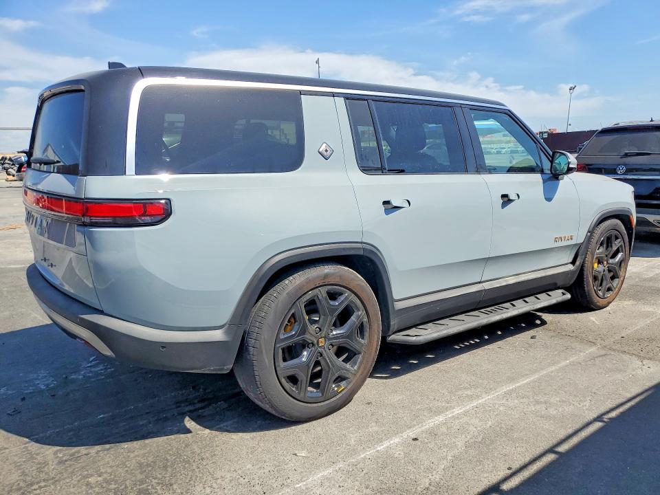 2023 Rivian R1s VIN 7PDSGABA8PN029509 COPART salvage auction — WATER/FLOOD, Ca - Salvage Certificate, sold $28,500 on 2026-09-02 (photo 3)