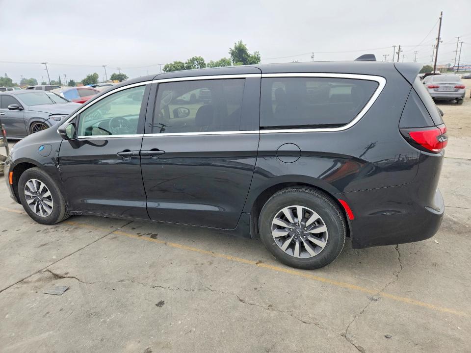 2023 Chrysler Pacifica VIN 2C4RC1L75PR626219 COPART salvage auction — MINOR DENT/SCRATCHES, Ca - Salvage Certificate, sold $11,400 on 2026-08-17 (photo 2)