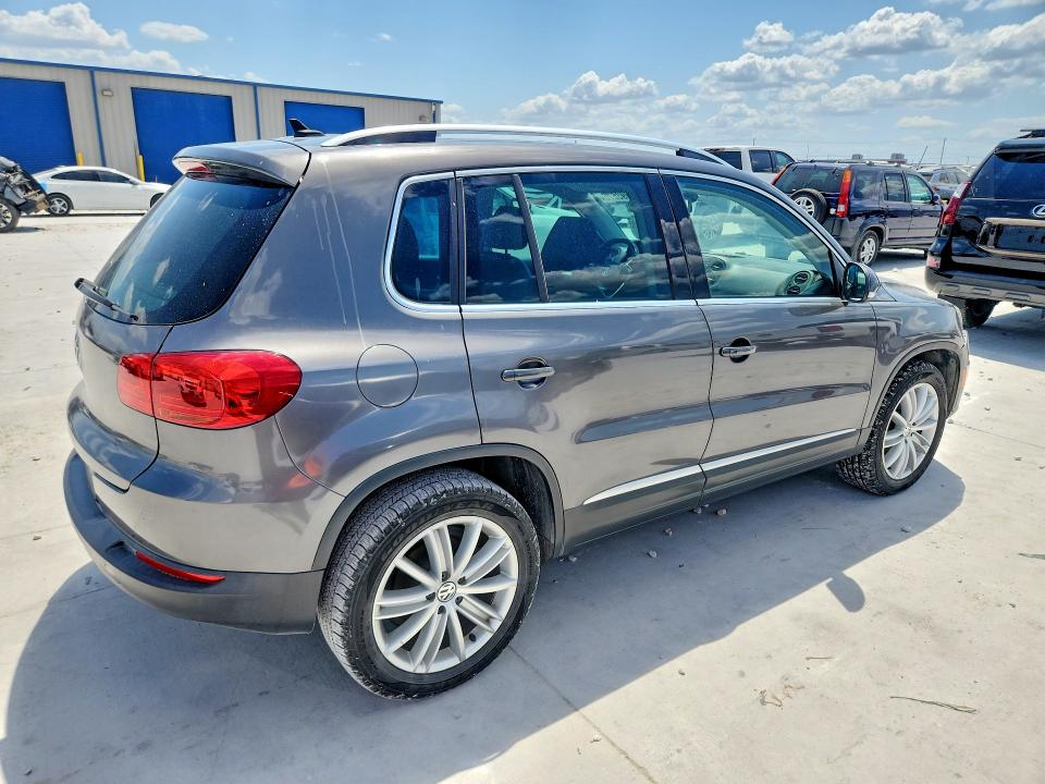 2016 Volkswagen Tiguan VIN WVGAV7AX2GW523209 COPART salvage auction — MINOR DENT/SCRATCHES, Tx - Certificate Of Title, sold $2,050 on 2026-08-14 (photo 3)