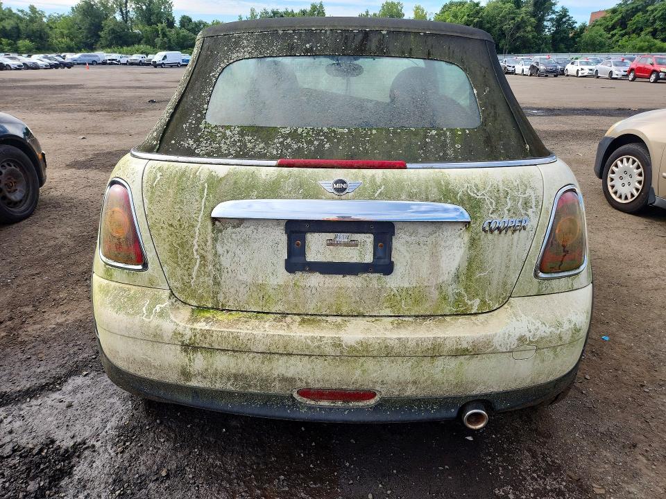 2010 Mini Cooper VIN WMWMR3C54ATZ19772 COPART salvage auction — Burn Interior, Ct - Certificate Of Title, sold $450 on 2026-08-11 (photo 6)