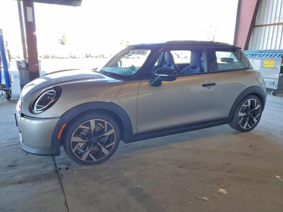 2025 Mini Cooper VIN WMW23GD0XS2X03158 — COPART salvage auction photo