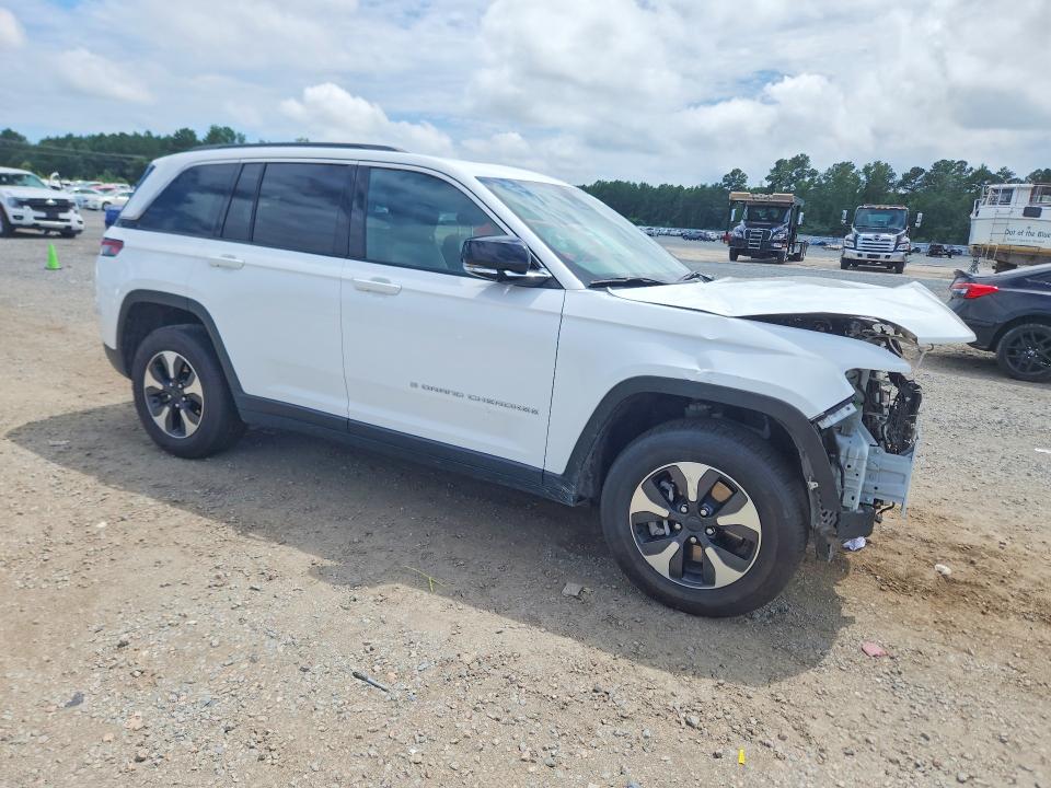2024 Jeep Cherokee VIN 1C4RJYB63R8516016 COPART salvage auction — FRONT END, Al - Dealer Only Clean Title, sold $12,900 on 2026-08-21 (photo 4)
