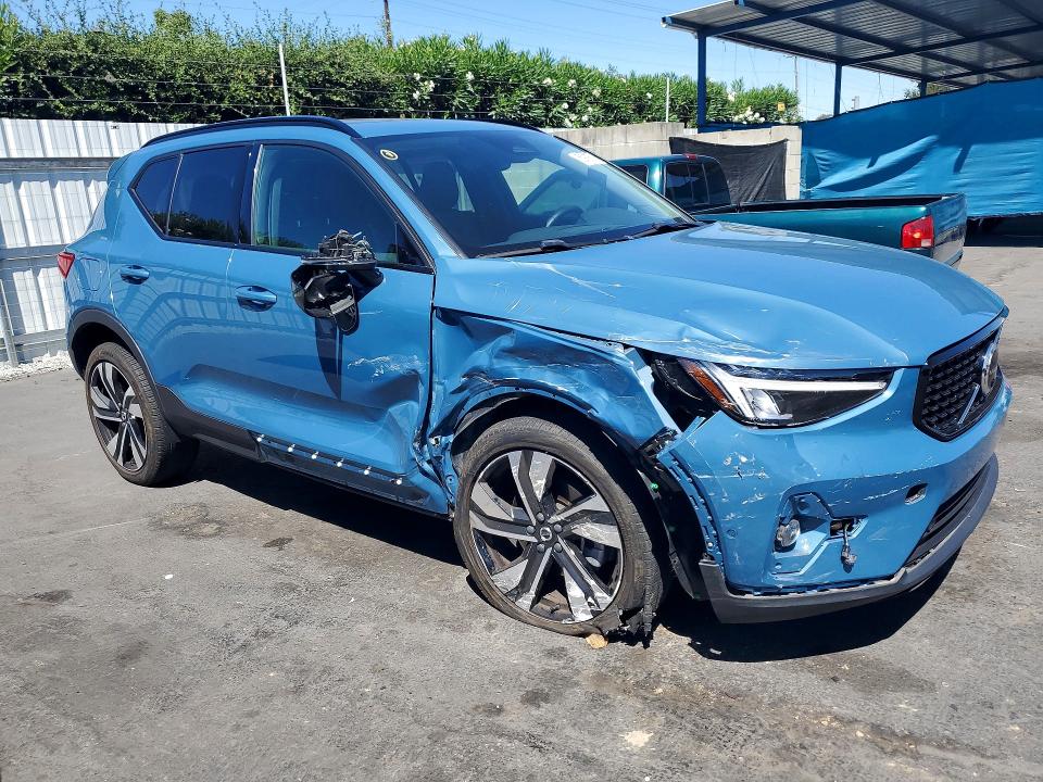 2023 Volvo Xc40 VIN YV4L12UW9P2071150 COPART salvage auction — FRONT END, Ca - Salvage Certificate, sold $11,200 on 2026-08-11 (photo 4)