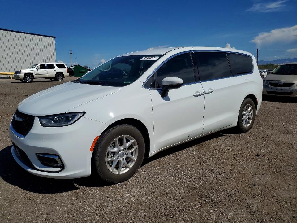 2023 Chrysler Pacifica VIN 2C4RC1BG8PR558659 — COPART salvage auction photo