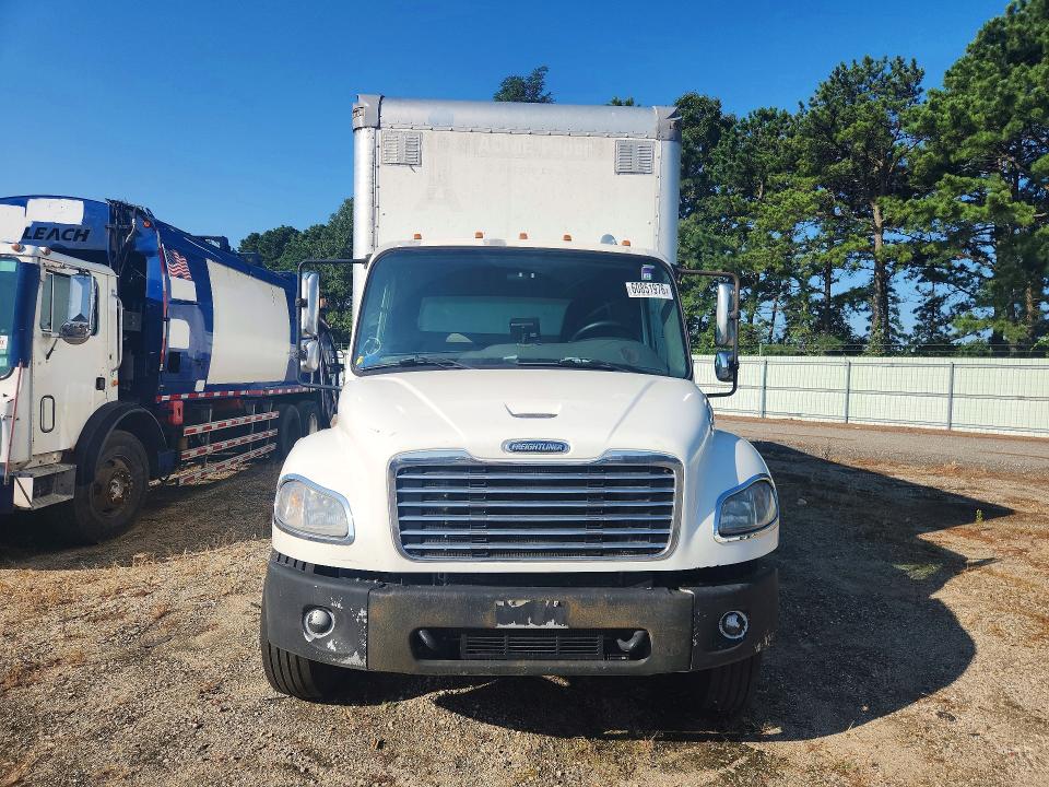 2016 Frht - freightliner VIN 1FVACWDT8GHHP4177 COPART salvage auction — SIDE, NE - CERT OF TITLE-SALVAGE, sold $5,300 on 2026-08-26 (photo 5)