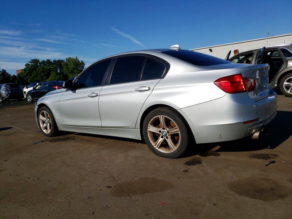 2014 BMW 3er VIN WBA3B5C57EP541893 COPART salvage auction — FRONT END, Ct - Certificate Of Title, sold $475 on 2026-08-21 (photo 2)