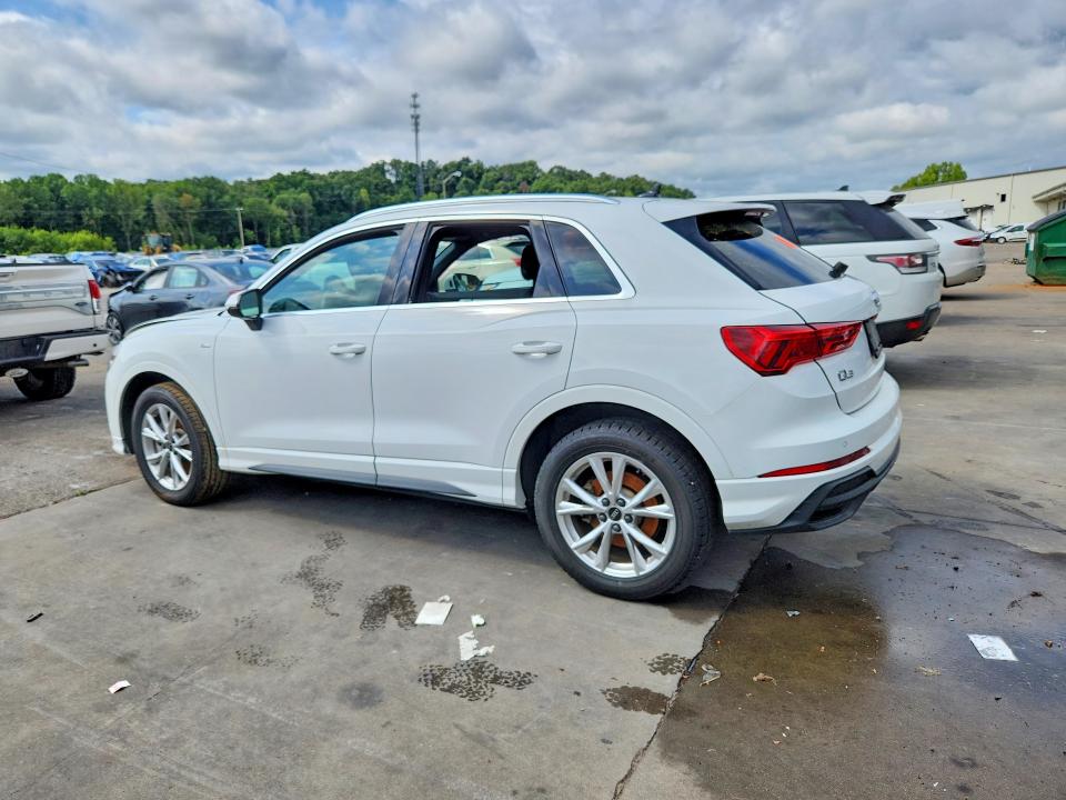 2024 Audi Q3 VIN WA1DECF35R1034202 COPART salvage auction — WATER/FLOOD, Salvage Title, sold $10,900 on 2026-08-15 (photo 2)