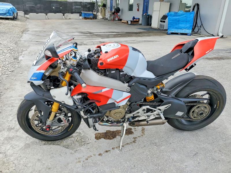 2019 Ducati Panigale VIN ZDMDAGNW9KB011109 COPART salvage auction — SIDE, Fl - Cert Of Title Slvg Rebuildable, sold $7,300 on 2026-09-10 (photo 3)