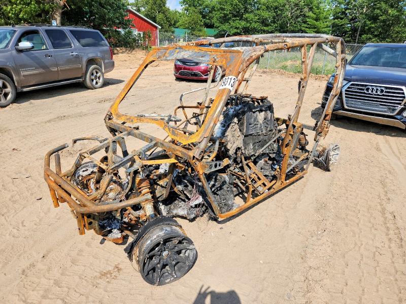 2020 Can-am Commander VIN 3JBKCAX29LJ000081 COPART salvage auction — BURN, MI - DEALER ONLY CLEAN TITLE, sold $5 on 2026-08-31 (photo 2)