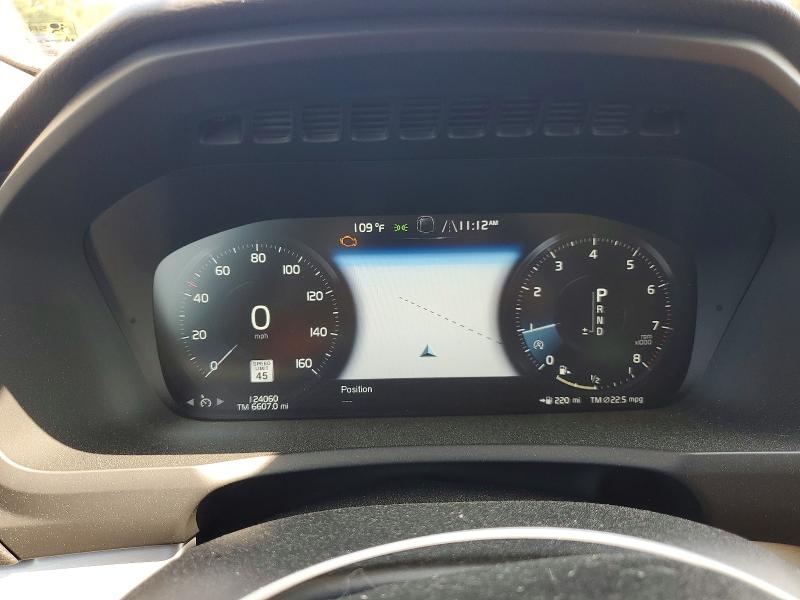 2016 Volvo Xc90 VIN YV4A22PK7G1037436 COPART salvage auction — NORMAL WEAR, Salvage Title, sold $3,000 on 2026-08-21 (photo 9)