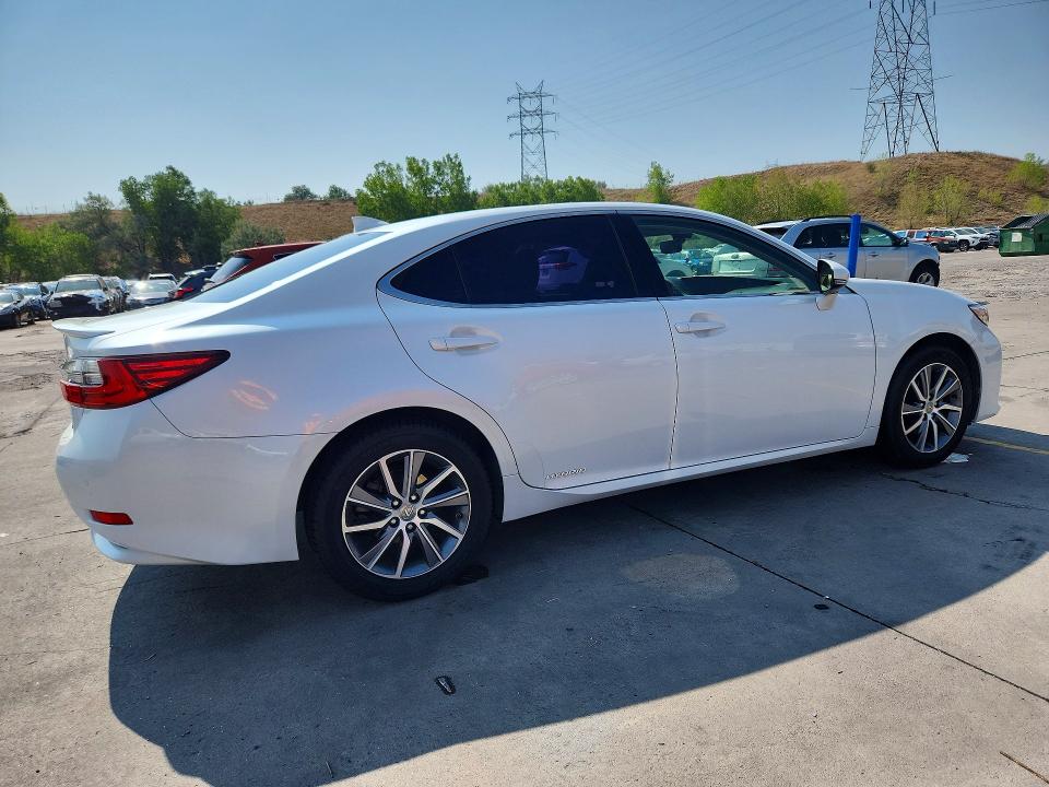 2016 Lexus ES VIN JTHBW1GG2G2102834 COPART salvage auction — HAIL, CO - CERTIFICATE OF TITLE, sold $15,200 on 2026-08-31 (photo 3)