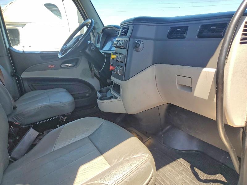 2022 Peterbilt 579 VIN 1XPBDP9X6ND824847 COPART salvage auction — UNDERCARRIAGE, TN - SALVAGE CERTIFICATE, sold $12,300 on 2026-10-08 (photo 8)