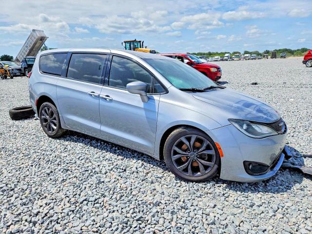 2020 Chrysler Pacifica VIN 2C4RC1FG8LR120079 COPART salvage auction — FRONT END, AZ - CERT OF TITLE - SALVAGE, sold $2,800 on 2026-09-03 (photo 4)