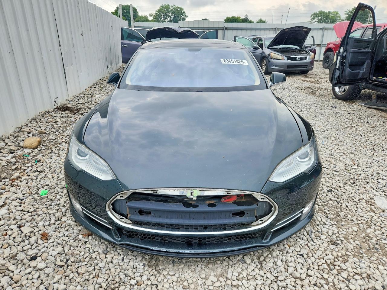 2013 Tesla Model s VIN 5YJSA1CN2DFP05490 COPART salvage auction — Front End, Ct - Clean Title, sold $150 on 2026-09-25 (photo 5)