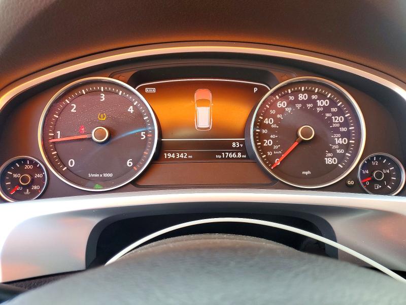 2012 Volkswagen Touareg VIN WVGFK9BP0CD005534 COPART salvage auction — NORMAL WEAR, Salvage Title, sold $2,750 on 2026-08-11 (photo 9)