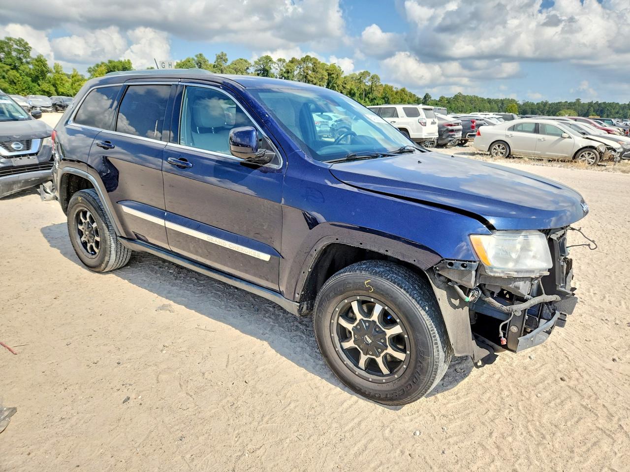 2012 Jeep Grand Cherokee VIN 1C4RJFAG1CC224657 COPART salvage auction — Front End, TX - SALVAGE VEHICLE TITLE, sold $2,500 on 2026-09-27 (photo 4)