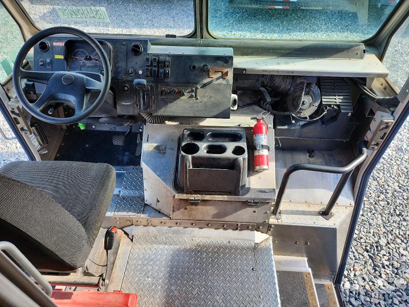 2021 Freightliner Mt45g VIN 4UZAC2GA5MCMM9292 COPART salvage auction — MINOR DENT/SCRATCHES, FL - CERTIFICATE OF TITLE, sold $10 on 2026-08-27 (photo 8)