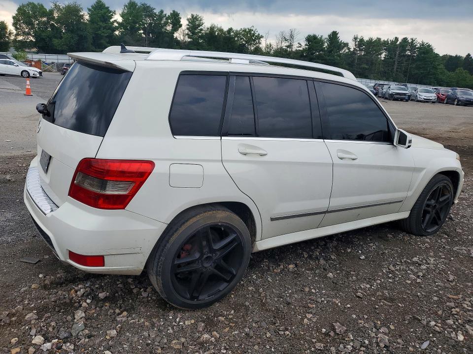 2011 Mercedes-benz Glk-klasse VIN WDCGG5GB0BF592136 COPART salvage auction — MINOR DENT/SCRATCHES, Md - Certificate Of Title, sold $1,350 on 2026-08-17 (photo 3)