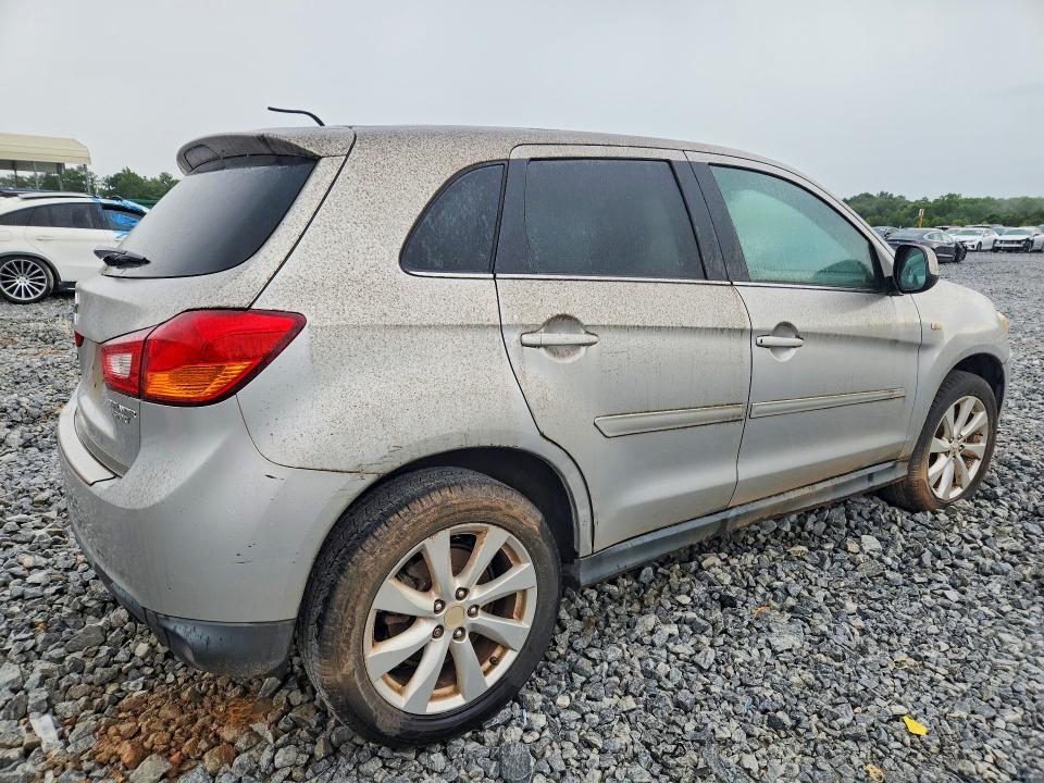 2015 Mitsubishi VIN 4A4AP4AU0FE006037 COPART salvage auction — MECHANICAL, Salvage Title, sold $800 on 2026-08-25 (photo 3)