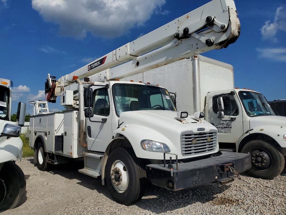 2019 Freightliner M2 106 VIN 1FVACXFC9KHKT8864 COPART salvage auction — MINOR DENT/SCRATCHES, TX - CERTIFICATE OF TITLE (P), sold $14,800 on 2026-09-01 (photo 4)